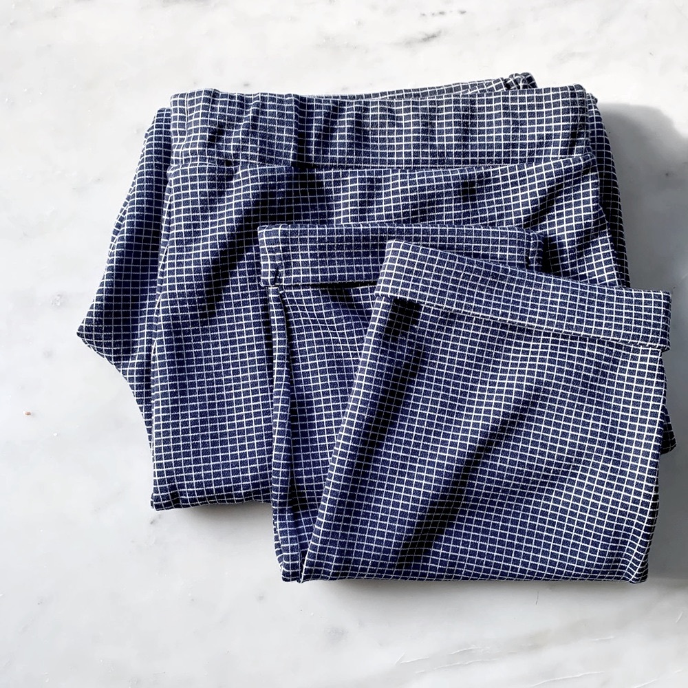 Cuffed tapered pants.